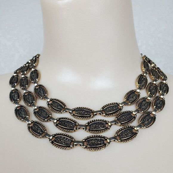 Vtg Sarah Coventry 60s Oval Gold Black Tone Chain Triple Strand Choker Necklace - Picture 12 of 12